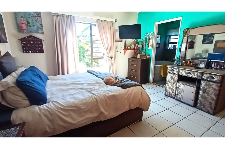 5 Bedroom Property for Sale in Gonubie Eastern Cape